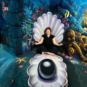 Meet your Posher, Liz